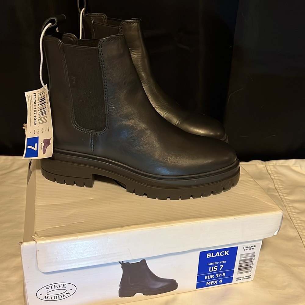 Steve Madden Lolla Lug Sole Boot